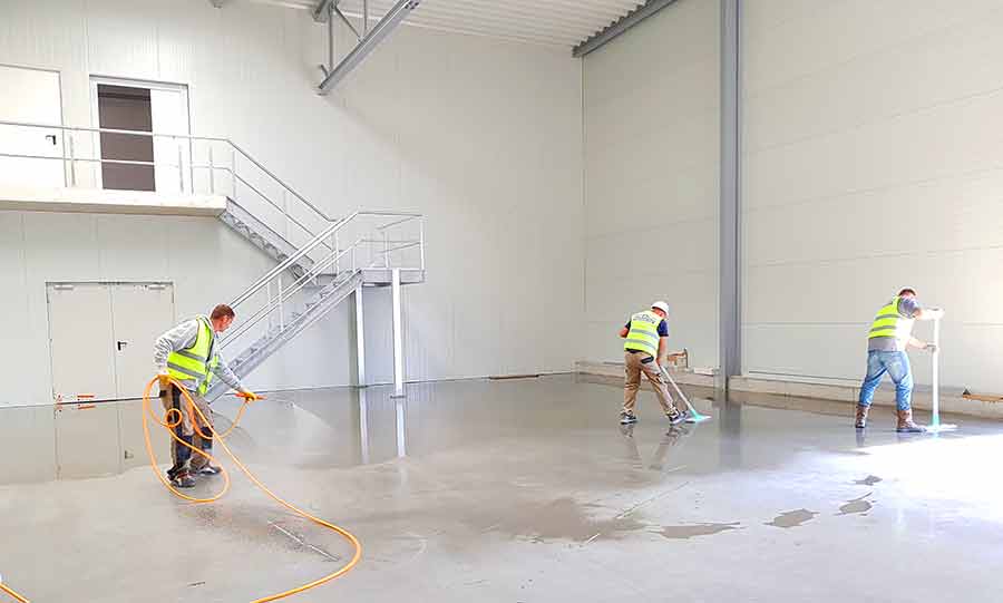 Commercial Deep Cleaning Cleaners